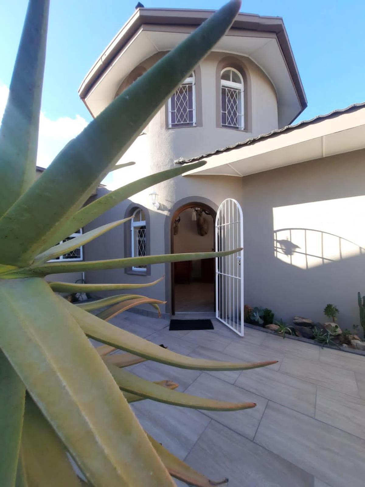 Alucarni Guest House With Solar Energy Upington Exterior photo